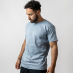 camiseta básica celeste