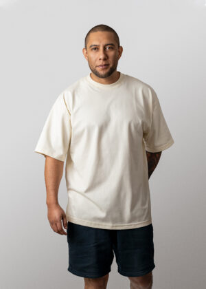 camiseta oversize crema